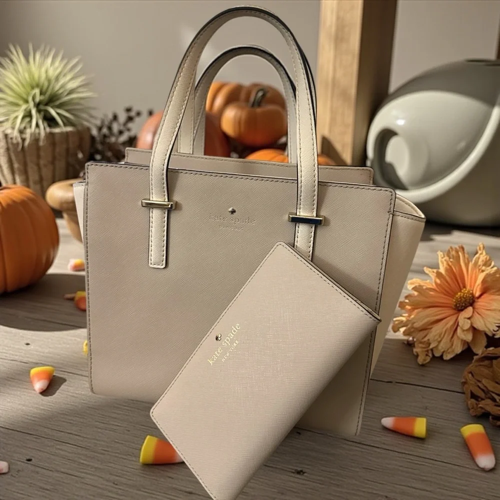 KATE SPADE CEDAR STREET Bifold Cedar Street Wallet in Crisp Linen NEW MSRP $100